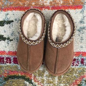NWOT UGG  sleepers size 8 ( kids )